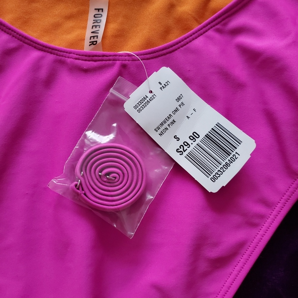 NWT One-piece Swimsuit - Picture 5 of 7